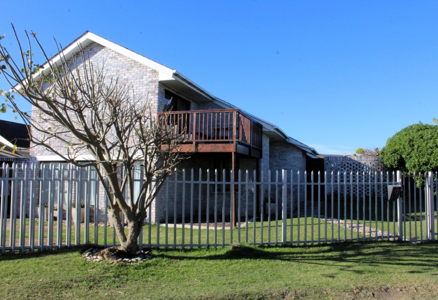 4 Bedroom Property for Sale in West Beach Eastern Cape